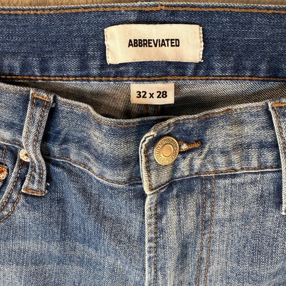 Abbreviated Medium Light Denim Blue Jeans Men's Size 32x28 - Picture 2 of 6